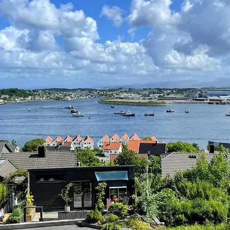 Apartment Sentrumsnaer Leilighet M/panorama Utsikt, Gode Solforhold Og Flott Uteomrade