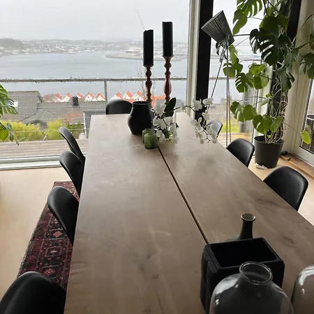 Sentrumsnaer Leilighet M/panorama Utsikt, Gode Solforhold Og Flott Uteomrade Ставангер